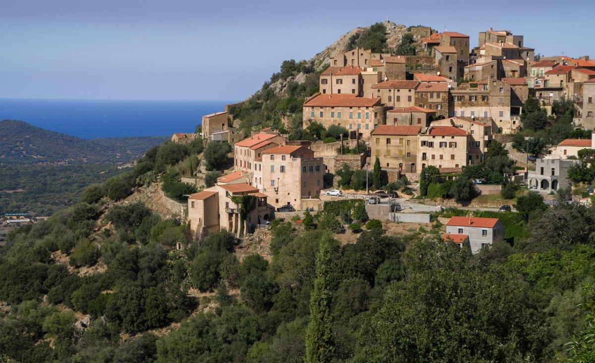 Séminaire et convention en Corse : combinez travail, team building et incentive dans un cadre naturel du sud de la France.