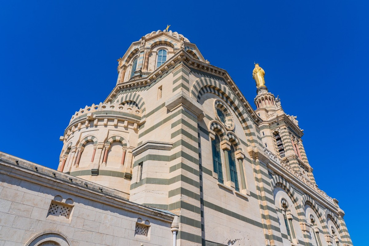 Séminaire d’entreprise à Marseille : comment allier réunions efficaces et moments de détente en bord de mer