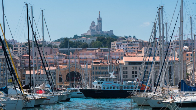 Séminaire d’entreprise à Marseille : comment allier réunions efficaces et moments de détente en bord de mer