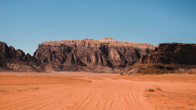 Voyage de récompense en Jordanie : circuit incentive entre désert du Wadi Rum, Pétra et la mer Morte