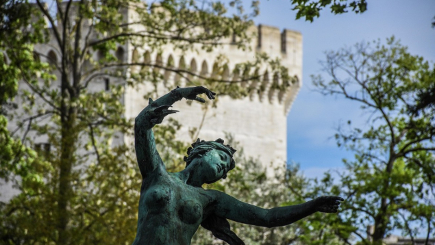 Convention et team building à Avignon : le combo gagnant pour votre séminaire d’entreprise en France